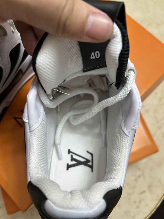 Adidasi Luis Vuitton nou