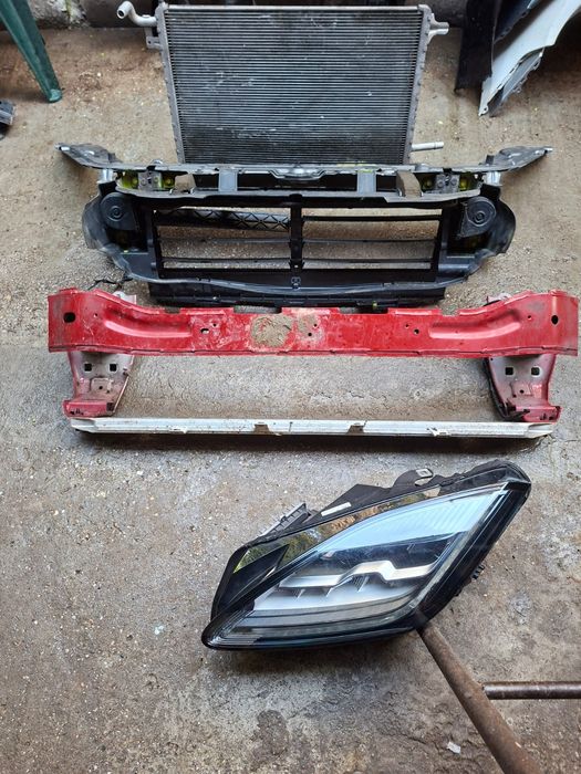 Far led trager  armatura bara radiator jaguar e pace