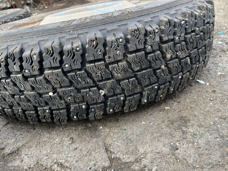 Продам баллоны на ниву комплект