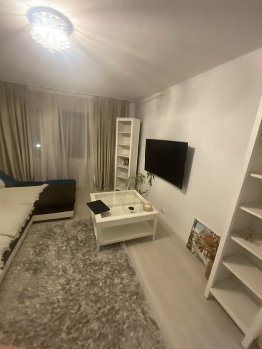 Caut colega apartament