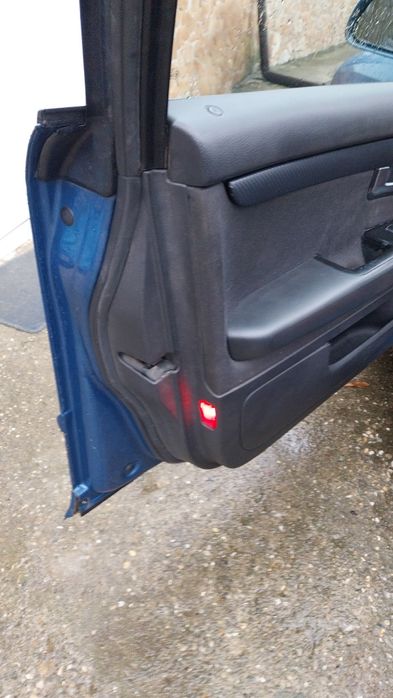 AUDI 8 E 2003 benzină