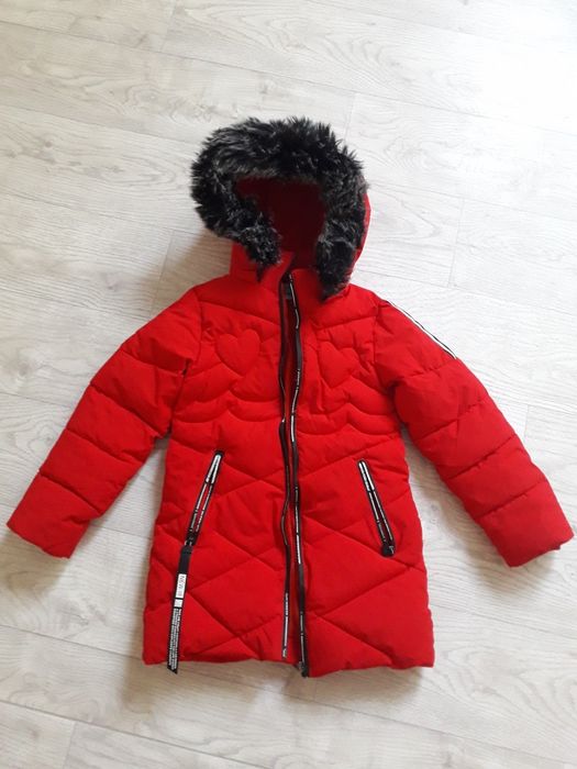 Продам Куртку Зимнюю на девочку