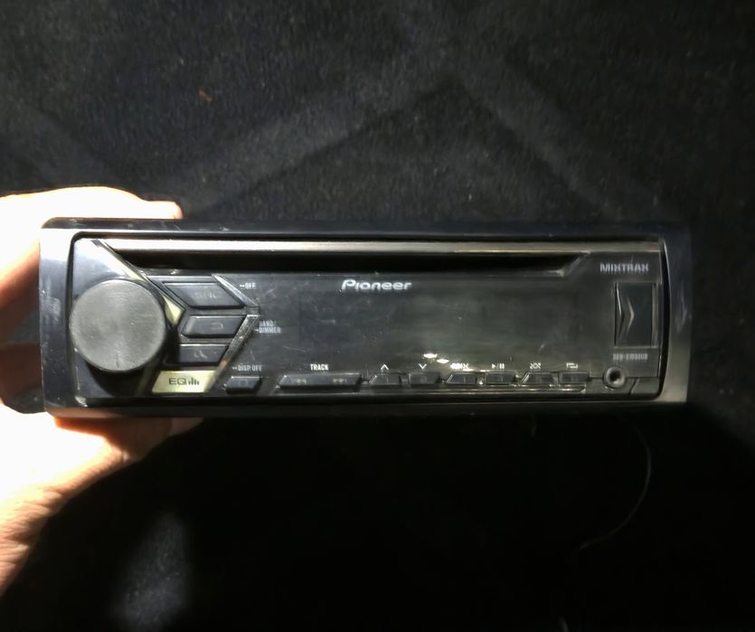 Сотилади Pioneer DEH1050UB состояние идеал