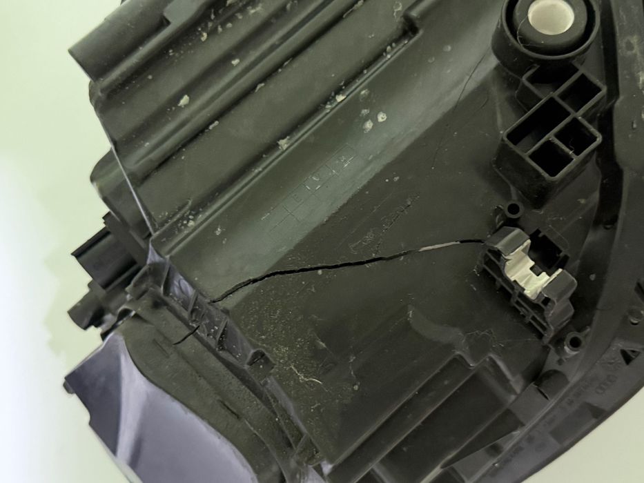 Far stanga audi A6 C8 avariat