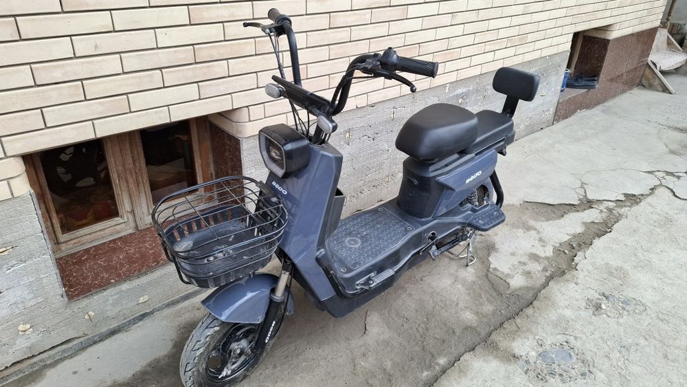 Skuter sotiladi oladiganlar telfon qilinglar