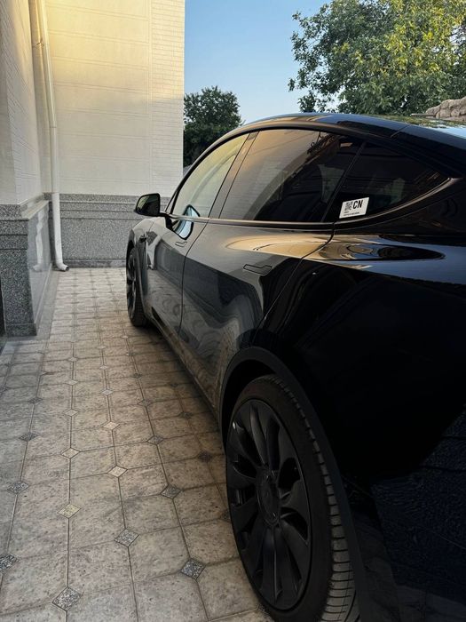 Tesla model y performance sotiladi srochna!!!obmen bor