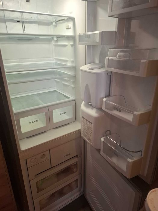 Хладилник с фризер