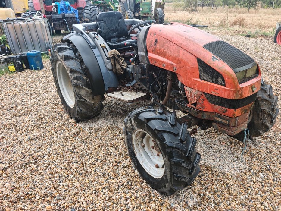 Tractoare defecte și scarificator 2.5 m