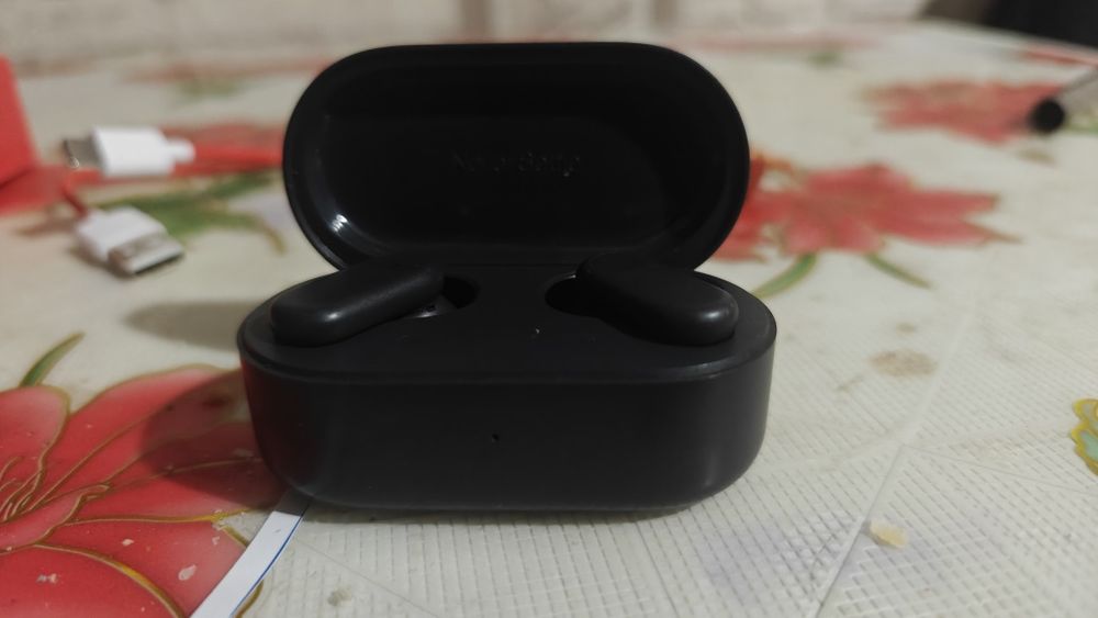 OnePlus buds v наушники