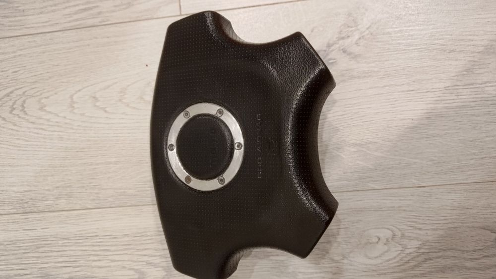 Продам руль и эйрбаг subaru/momo