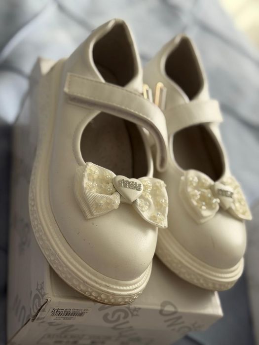 Продам детские туфли