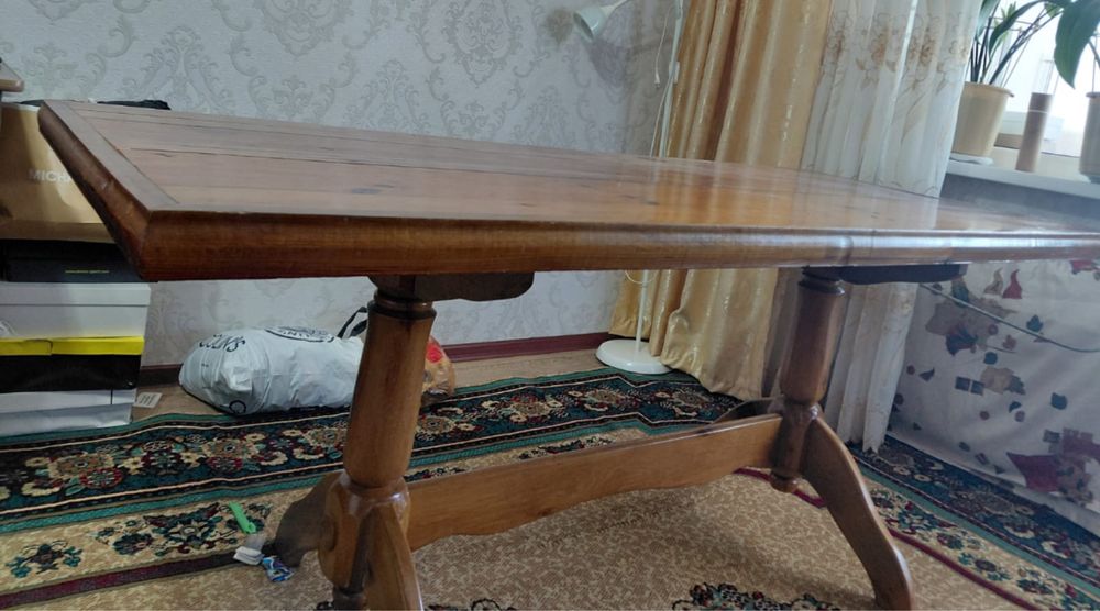 Деревянный стол, не раскладывается