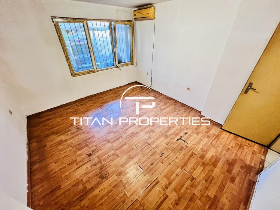 Дава се под наем Тристаен апартамент в Бургас, Възраждане - 70 кв.м за 306 € - Снимка #1