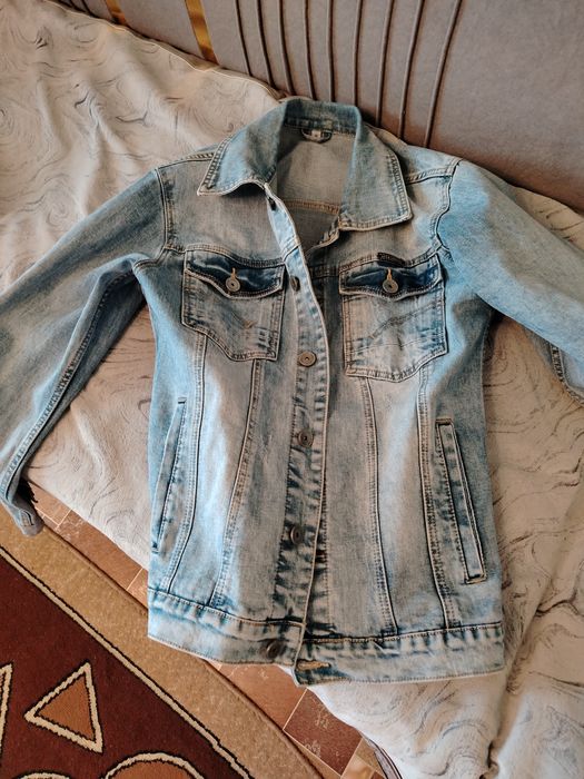 Продам джинсовую куртку, размер М