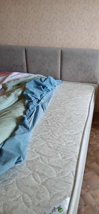 Двухспальная кровать