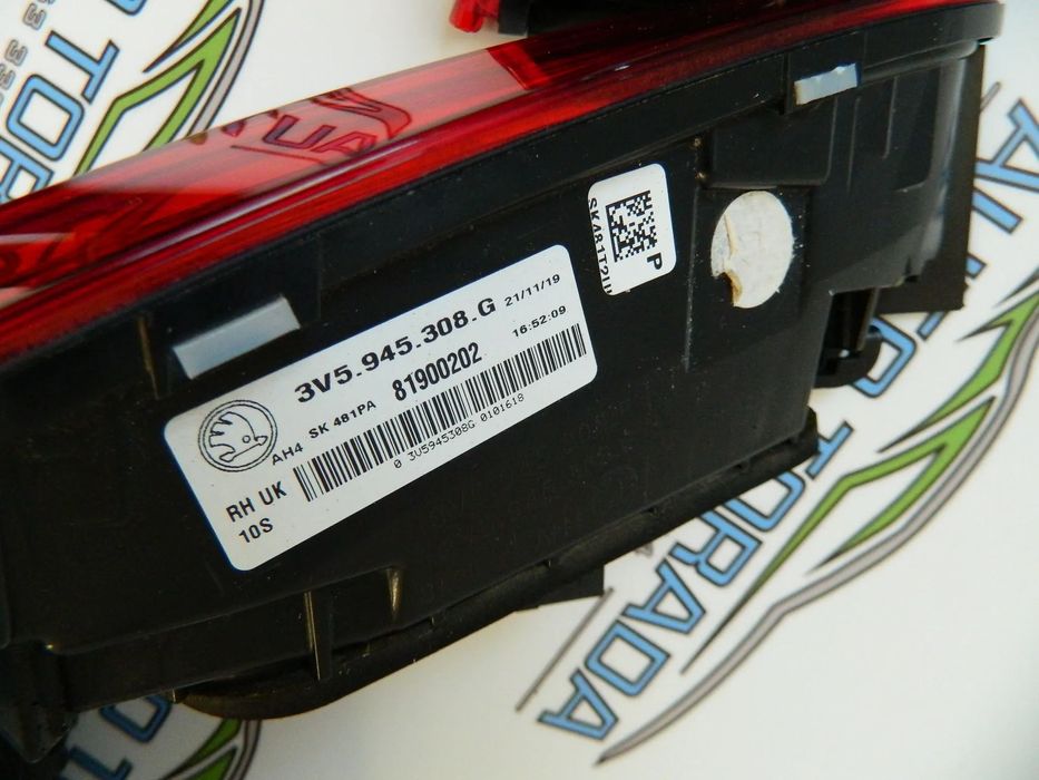 Stopuri, Stop Led stanga dreapta Skoda Superb 3 Facelift model 2020-2022 cod 3V5945207C, 3V5945208C, 3V5945308 G, 3V5945307F