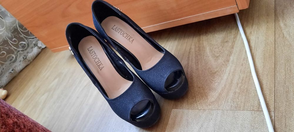 Туфли женские продам