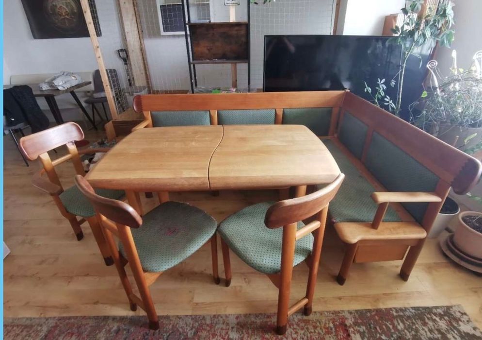 Colțar bucătărie lemn Massiv + ladă Depozitare plus 3 scaune