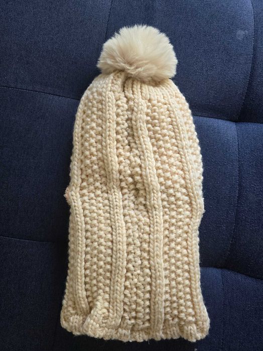 Дамска зимна шапка