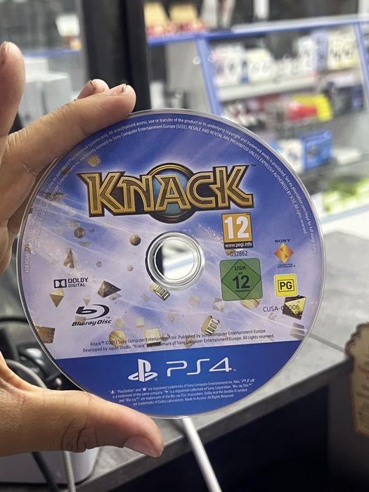 PlayStation 4 срочно продам PS4