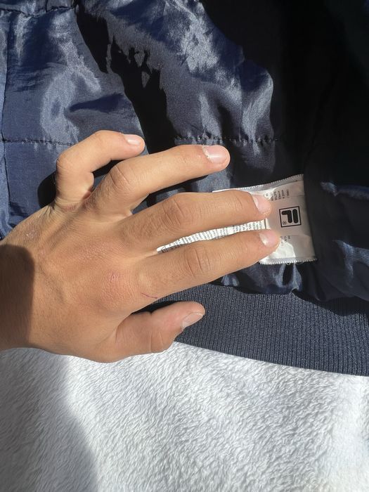 продам куртку Fila