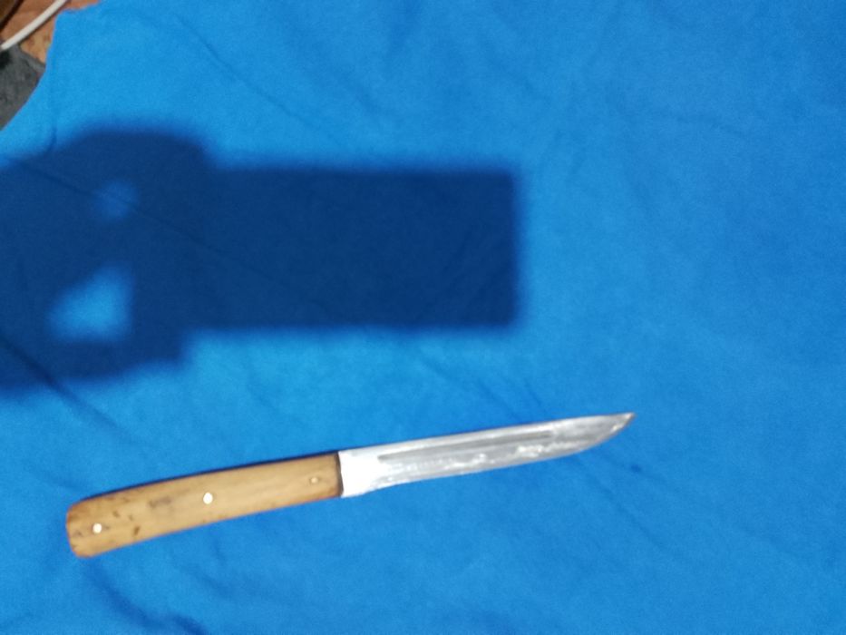 Продавам , овчарки нож