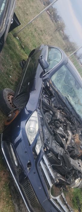 Здвеите колеги продавам мерцедес 212 копе на части 350д 265кс панорама
