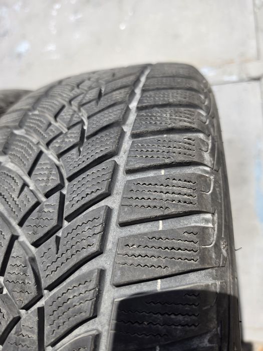 2 бр. зимни гуми 215/55/17 GoodYear 6,5 mm DOT 3317
