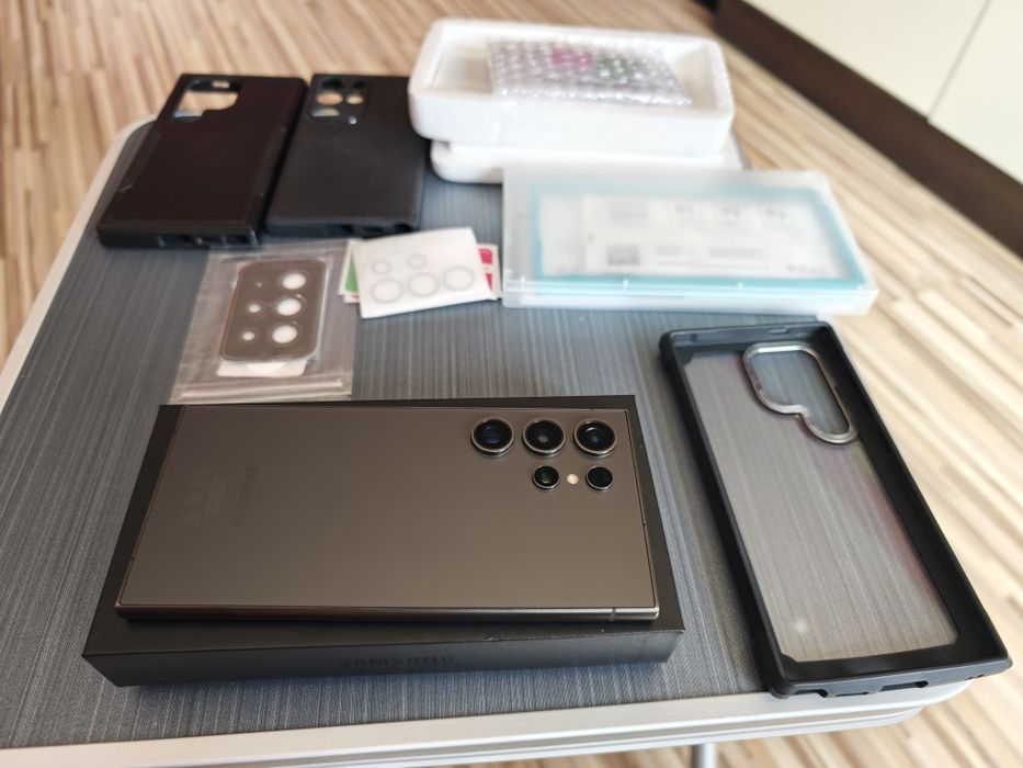 Продавам Samsung S24 Ultra 512GB/12GB