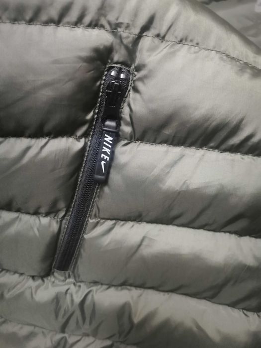 Топъл мъжки елек Nike