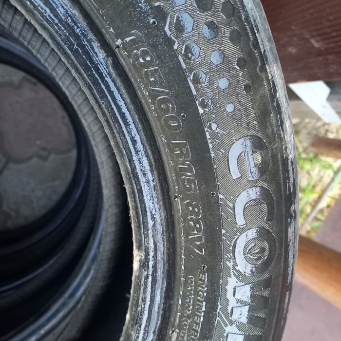 Продам шины на автомобиль Лада