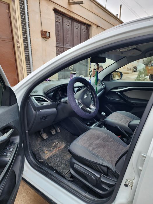 Lada vesta sw cross sotiladi