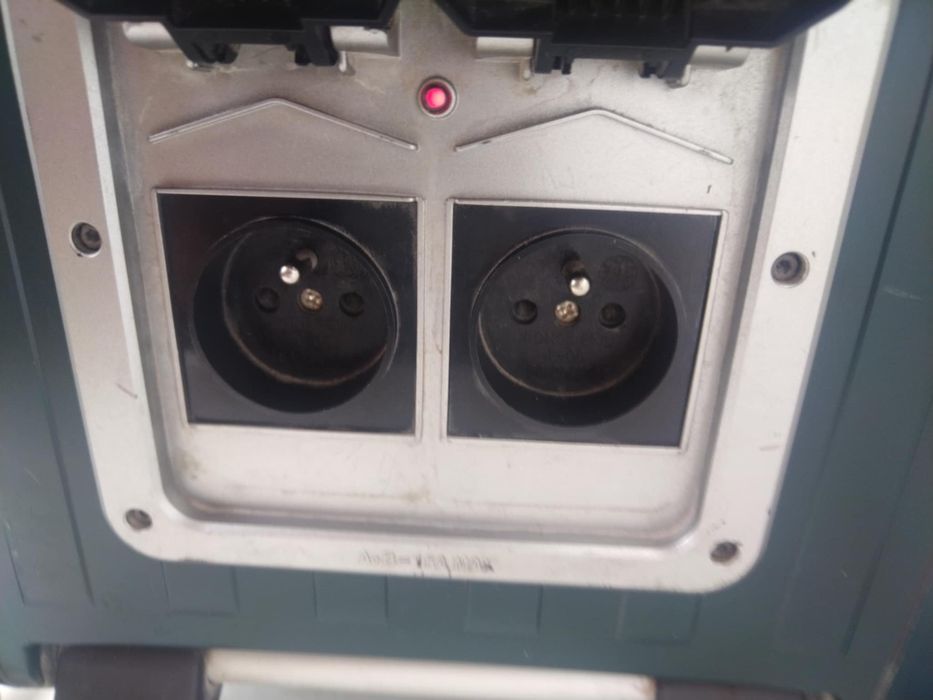 Зарядно/Радио GML 24V-CD BOSCH 
Радио BOSCH за строителни обекти 
0601