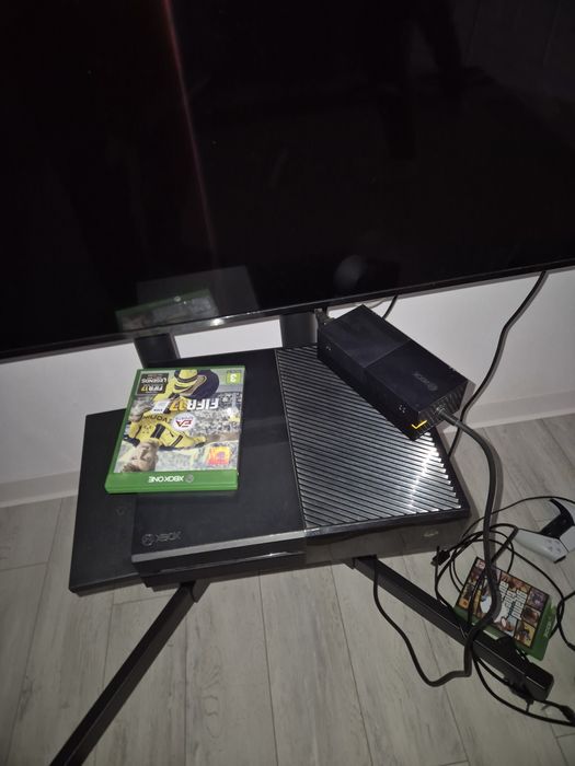 Xbox One 1TB + Kinect + Jocuri
