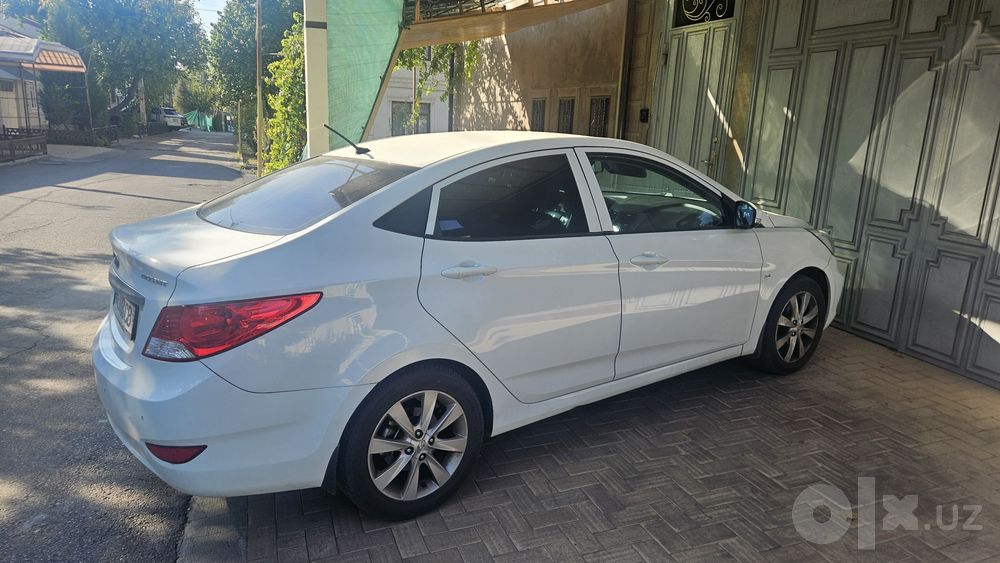 Hyundai accent 1.6, 2013, 165000км