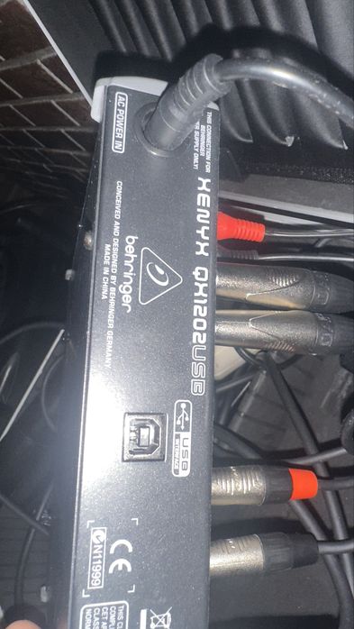 Mixer DJ Behringer Xenyx QX1202USB