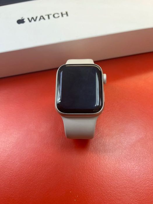 Iwatch SE  оригинал идеальное состояние емкость 100%