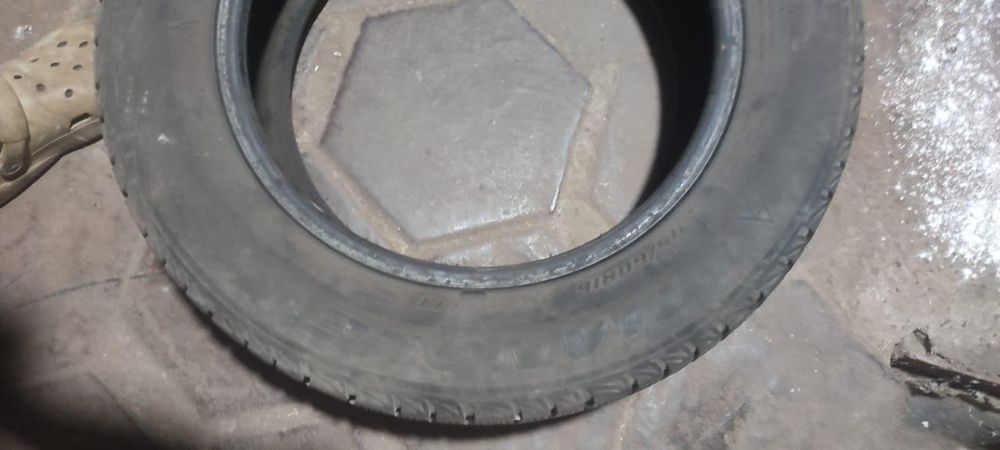 Зимние шины 215/60 r16