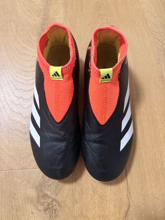 Футболни обувки за деца Adidas Predator