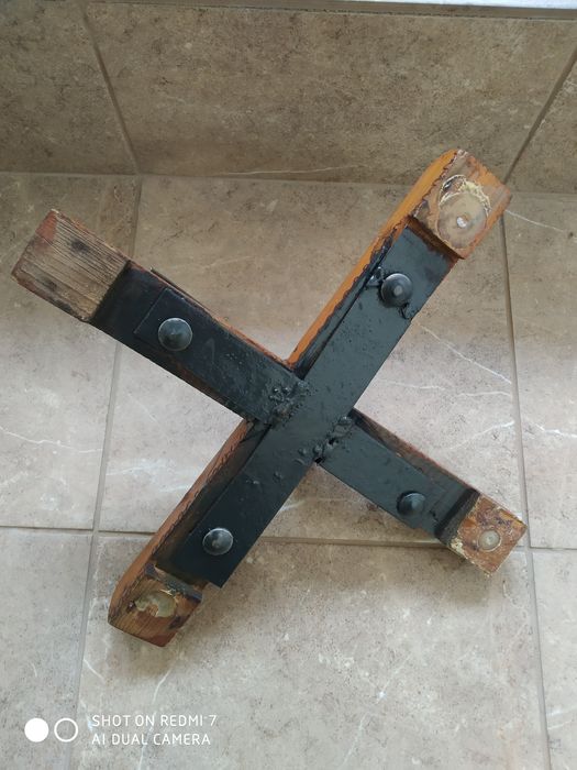 Стойка за елха дървена