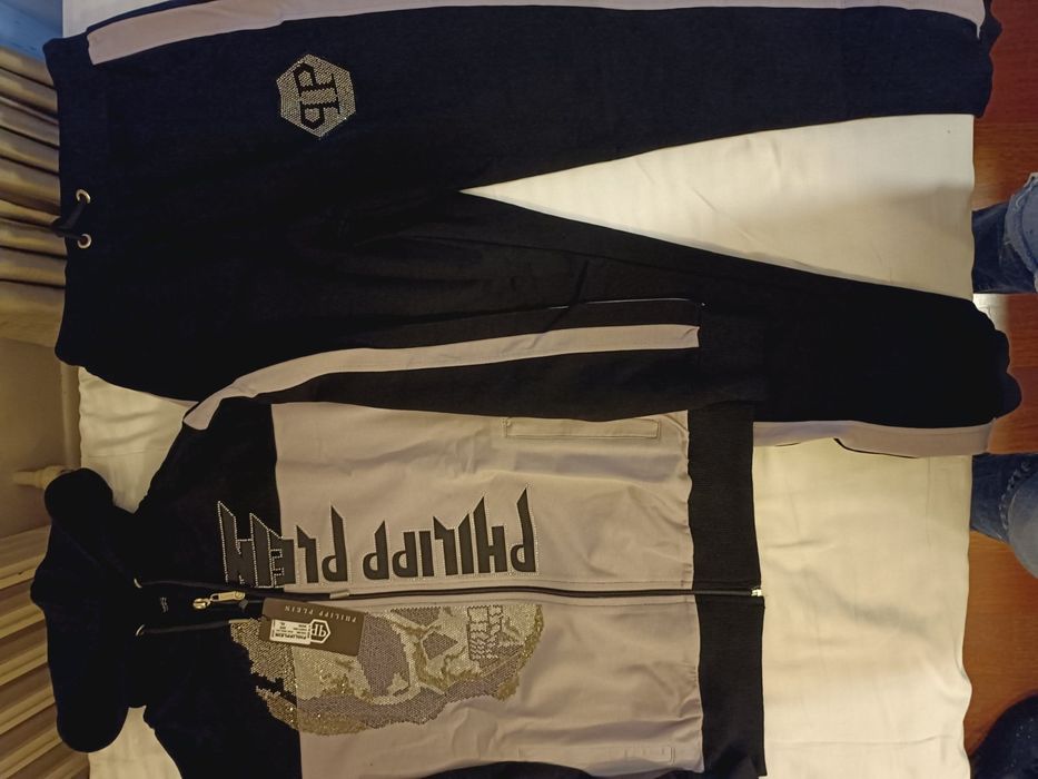 Продавам дамски комплекти