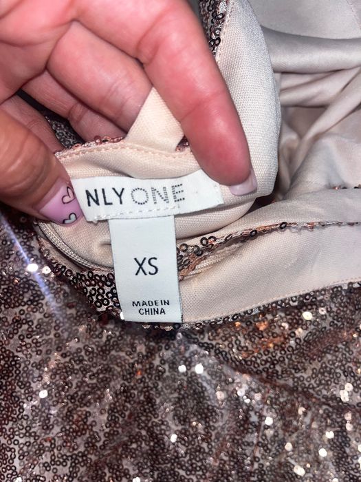 Елегантна рокля с пайети NLY One XS – розово злато