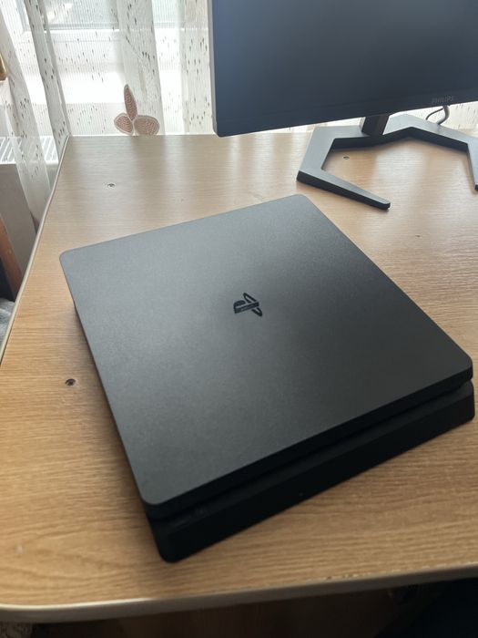 Playstation 4 slim
