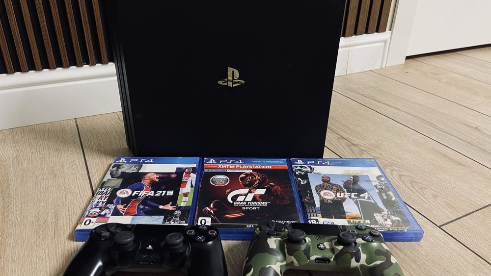 PlayStation 4 Pro 1TB | 2 джойстика | Игры (FIFA, UFC) | Тихая!