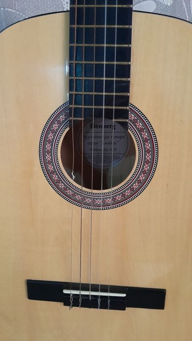 Gitara. Xitoyda ishlab chiqarilgan
