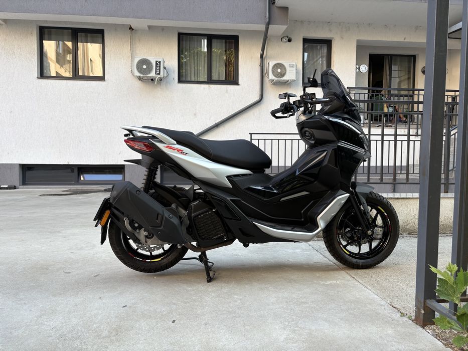 Aprilia SR GT 200