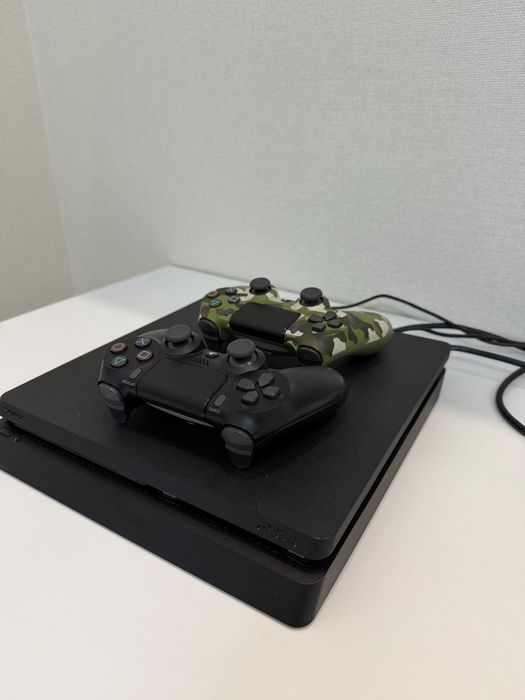 Продам Ps4 Slim 1tb