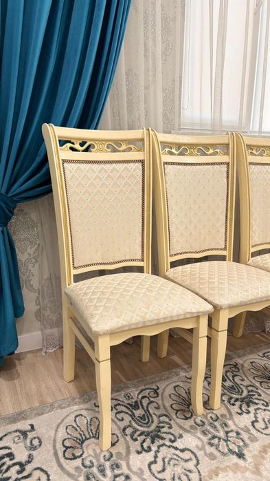 Стол и стулья  мебель