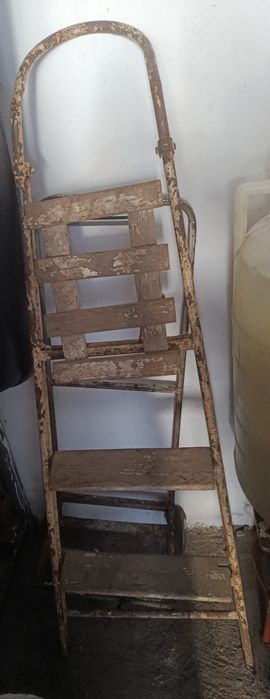 Желязна стълба р