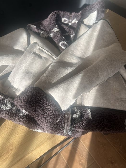 Двулицево яке Guess